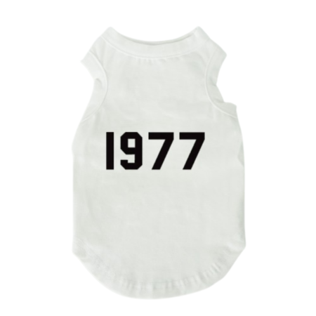 White sleeveless dog tee with black 1977 typography athletic style