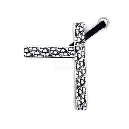 Dogior oblique pattern dog collar and leash with interlocking monogram design on white fabric