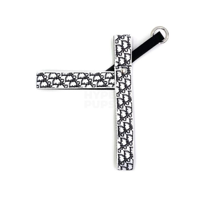 Dogior oblique pattern dog collar and leash with interlocking monogram design on white fabric
